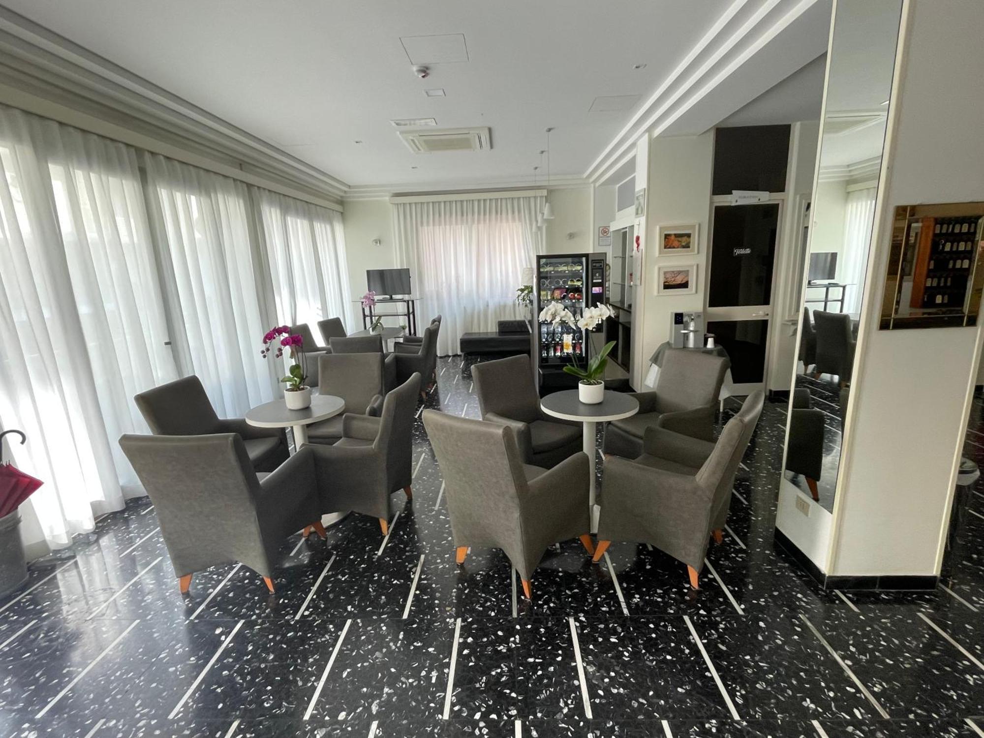Hotel D'Annunzio Cattolica Eksteriør billede
